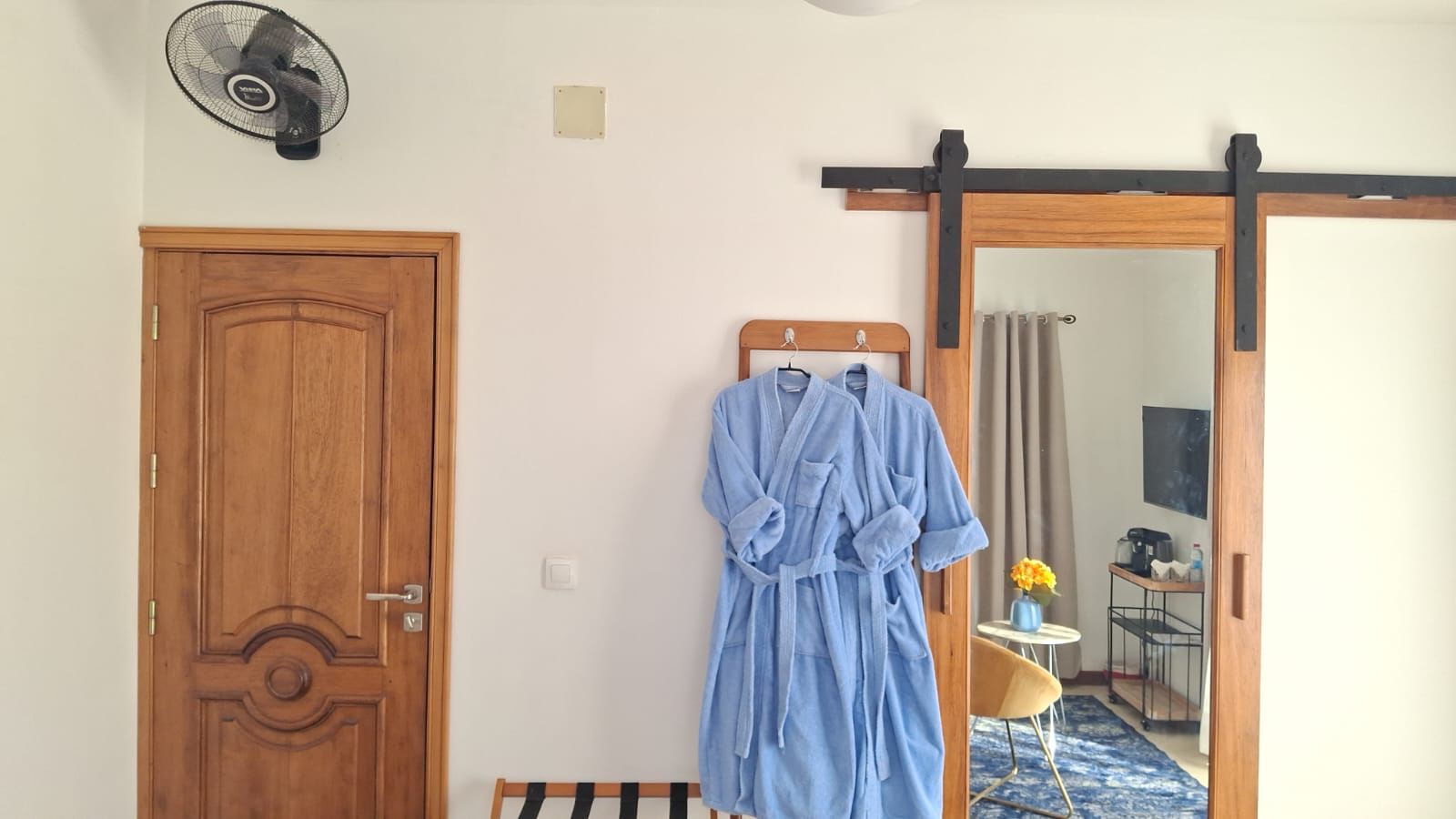 Chambre Double Room with Balcony